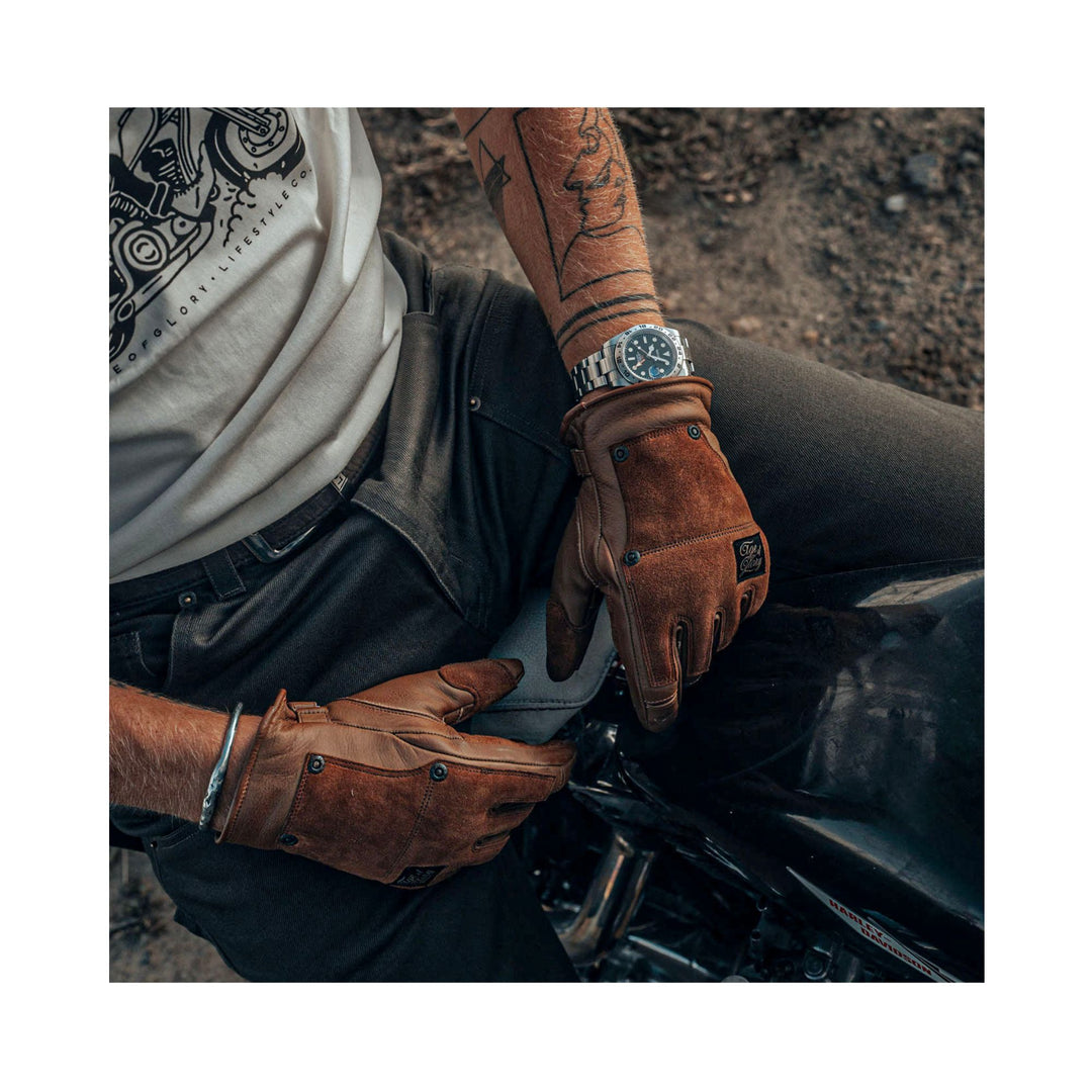 Age of Glory Crafter Leather Gloves