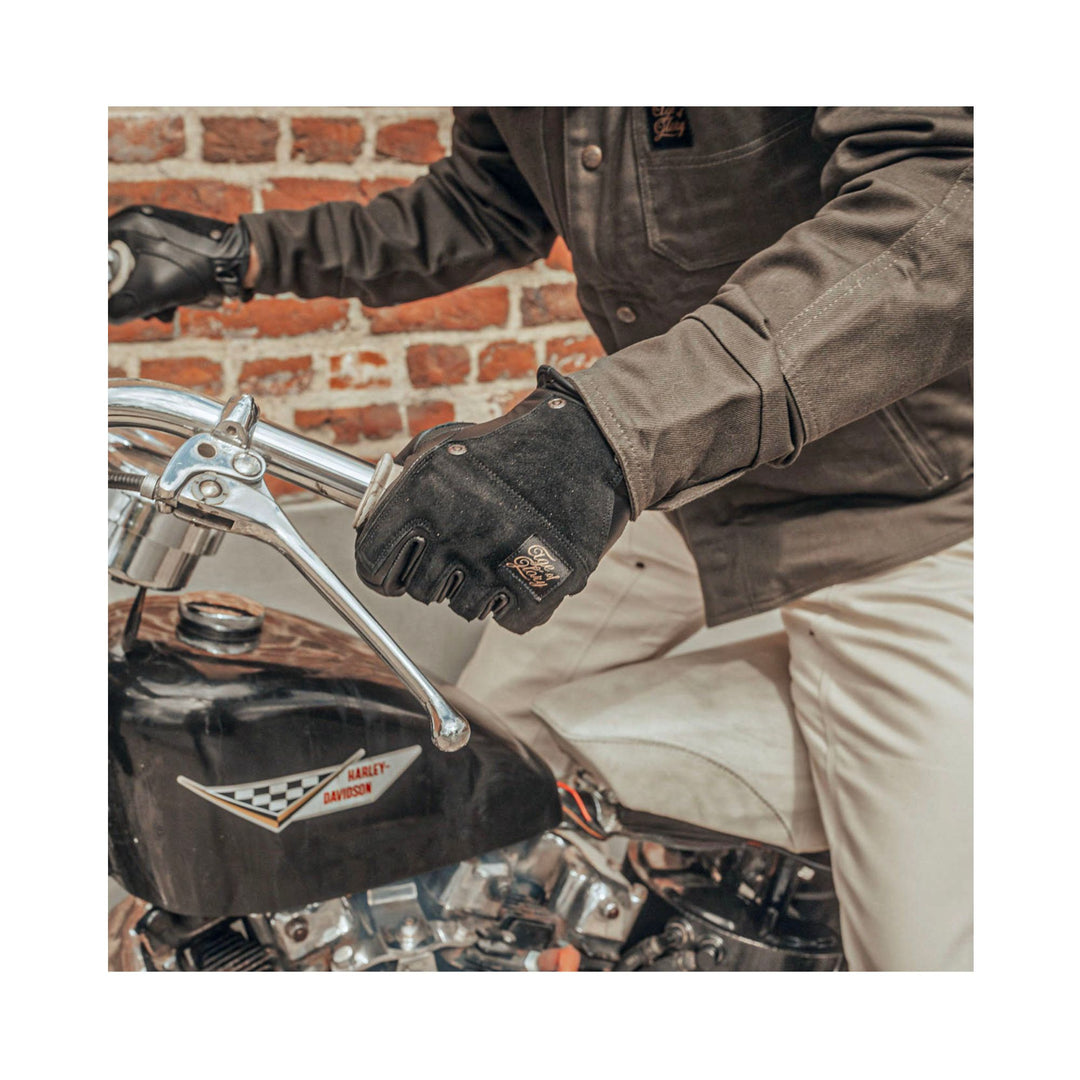 Age of Glory Crafter Leather Gloves