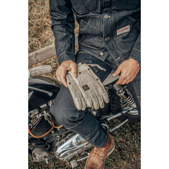 Age of Glory Crafter Leather Gloves