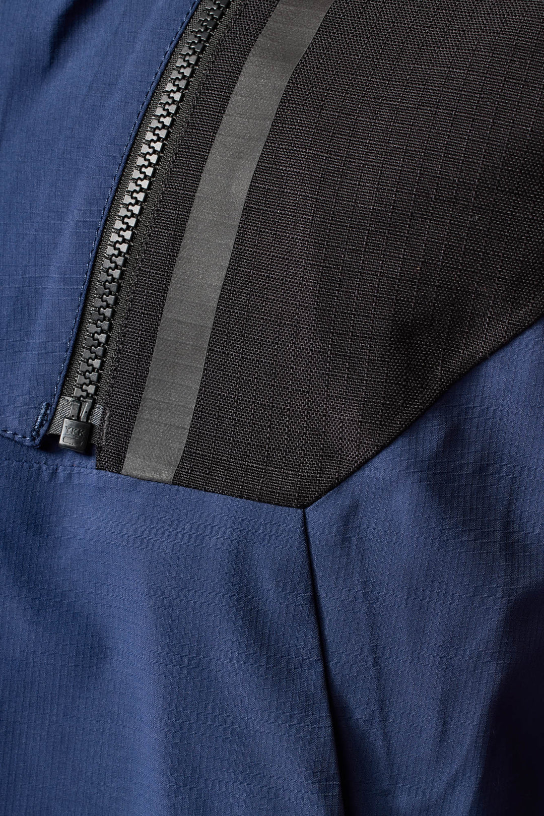 Close-up of REV’IT! Component 3 H2O Jacket, Front pocket