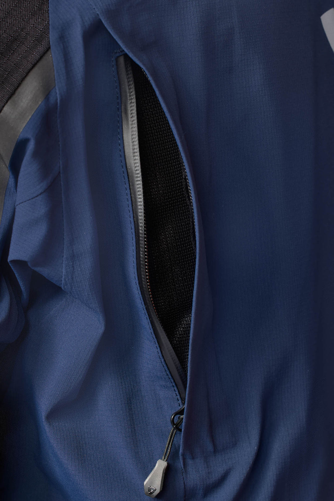 Close-up of REV’IT! Component 3 H2O Jacket, Side pocket