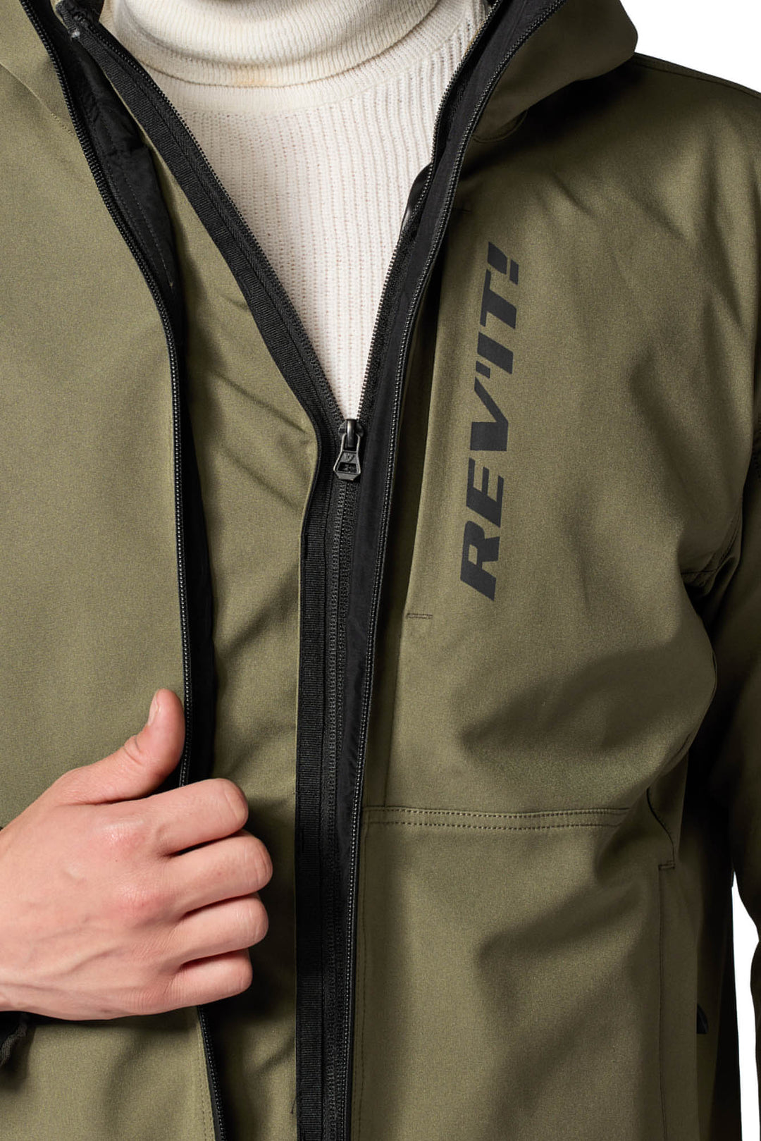 Close-up view of REV'IT! Traffic 2 H20 Jacket - Tarmac, Front zip