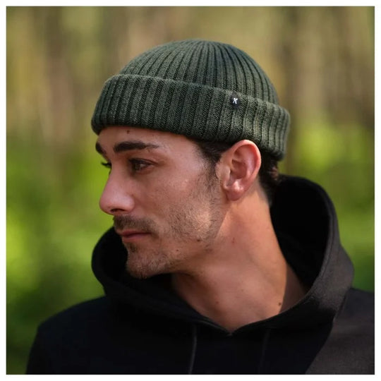 kytone-beanie-ben-kaki-small-k-patch-model-wearing