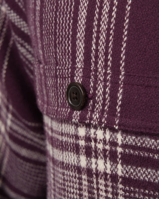Pike Brothers 1937 Roamer Shirt Livingston Bordeaux – close-up of chest pocket and button