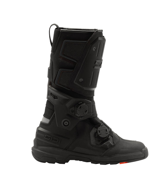 Sidi Taurus GTX Boots in black, buckle side view.
