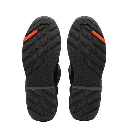 Sidi Taurus GTX Boots in black, sole view.
