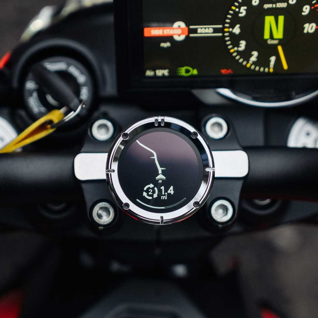 Beeline Moto II Classic Edition Chrome mounted on motorcycle cockpit showing navigation while riding