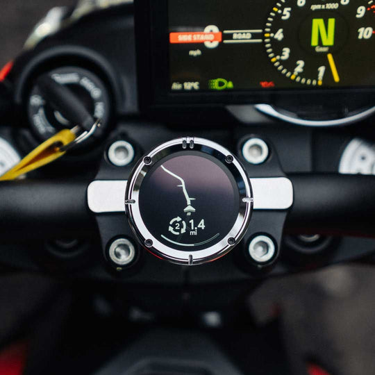 Beeline Moto II Classic Edition Chrome mounted on motorcycle cockpit showing navigation while riding