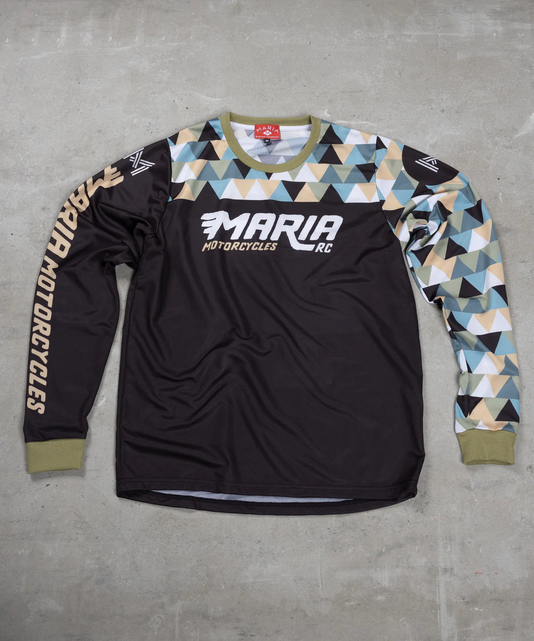 Maria-riding-offroad-jersey-peppermint