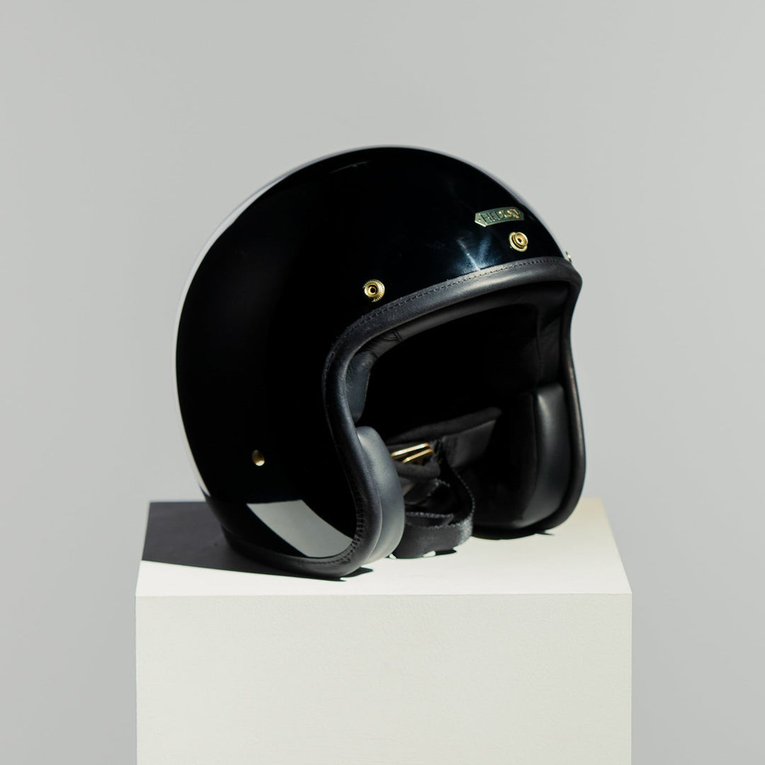 Front right view Hedon Hedonist Helmet - Signature Black