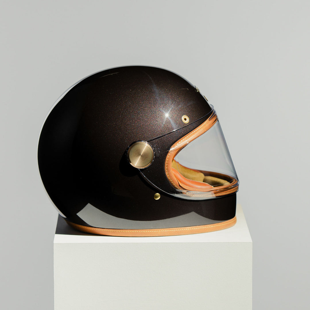 Right side of Hedon Heroine Racer 2.0 Helmet - Macadamia with clear visor closed