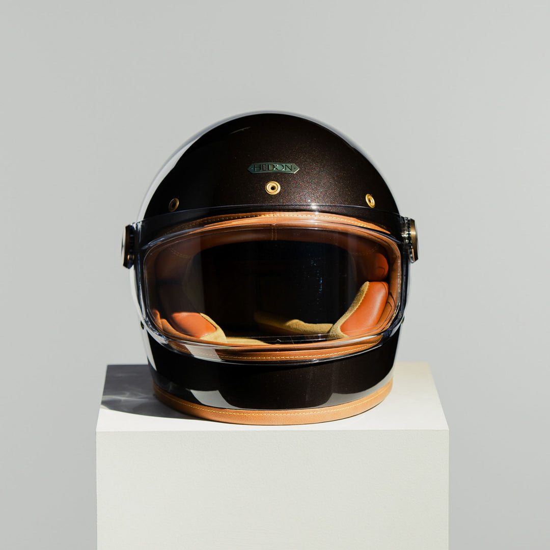 Front view of Hedon Heroine Racer 2.0 Helmet - Macadamia with clear visor closed 