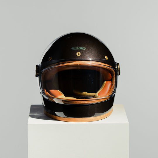 Front view of Hedon Heroine Racer 2.0 Helmet - Macadamia with clear visor closed 