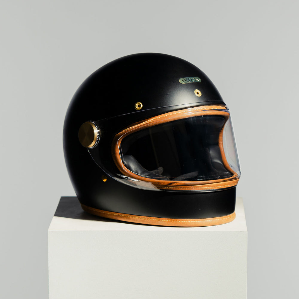 Front right side view of Hedon Heroine Racer 2.0 Helmet - Stable Black with clear visor closed