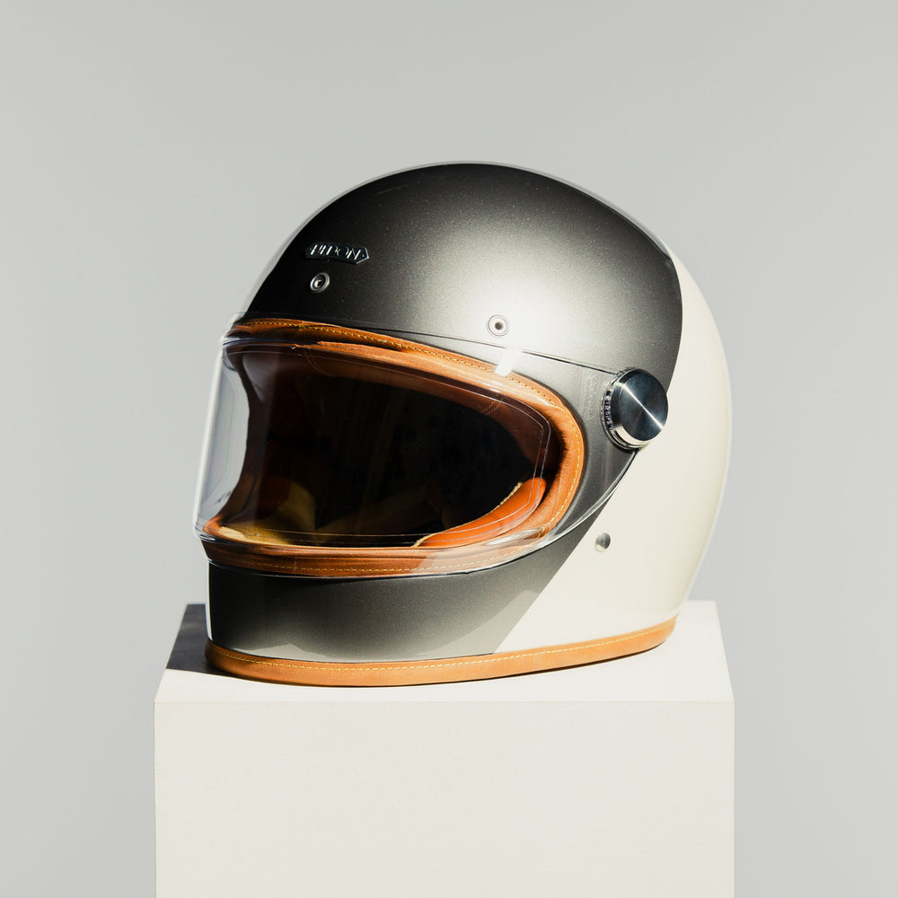 Front left side view of the Hedon Heroine Racer 2.0 Helmet – Camelot with the clear visor closed