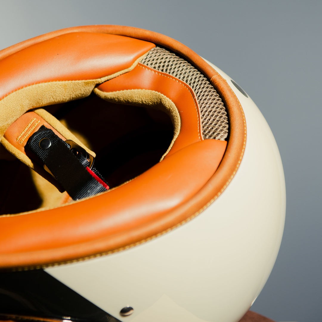 Close-up of the interior and chin strap of the Hedon Heroine Racer 2.0 Helmet – Camelot