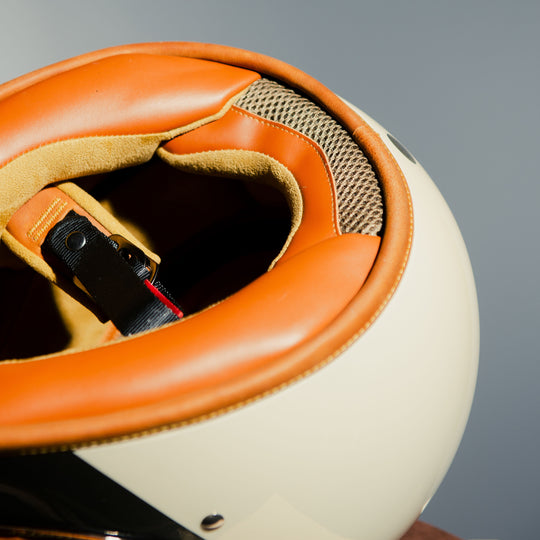 Close-up of the interior and chin strap of the Hedon Heroine Racer 2.0 Helmet – Camelot