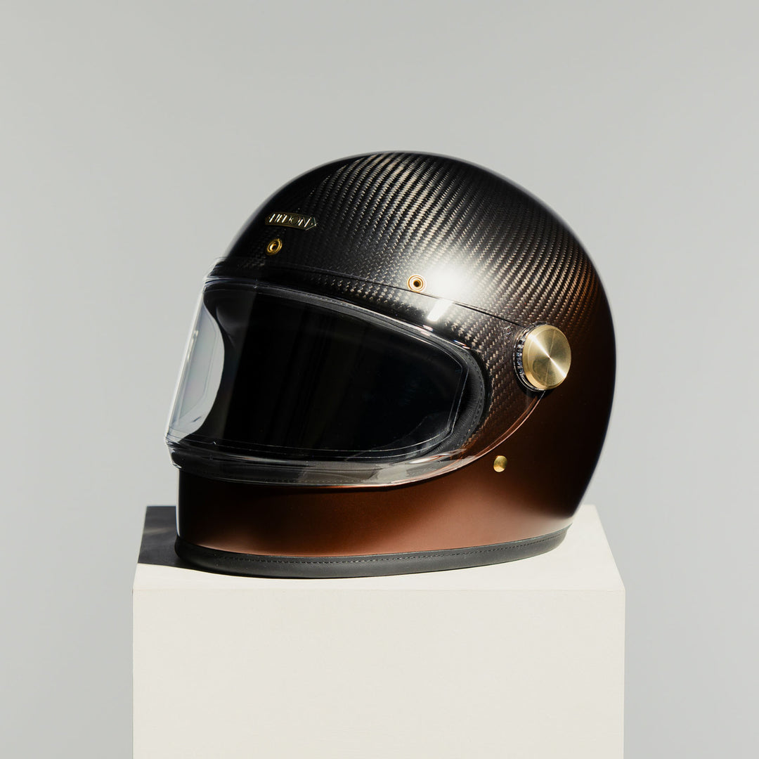 Right-side view of the Hedon Heroine Racer 2.0 Helmet – Eemes with the clear visor closed