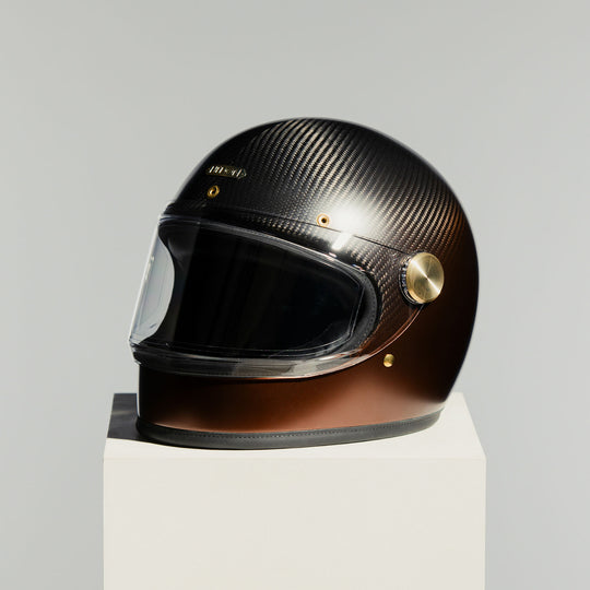 Right-side view of the Hedon Heroine Racer 2.0 Helmet – Eemes with the clear visor closed
