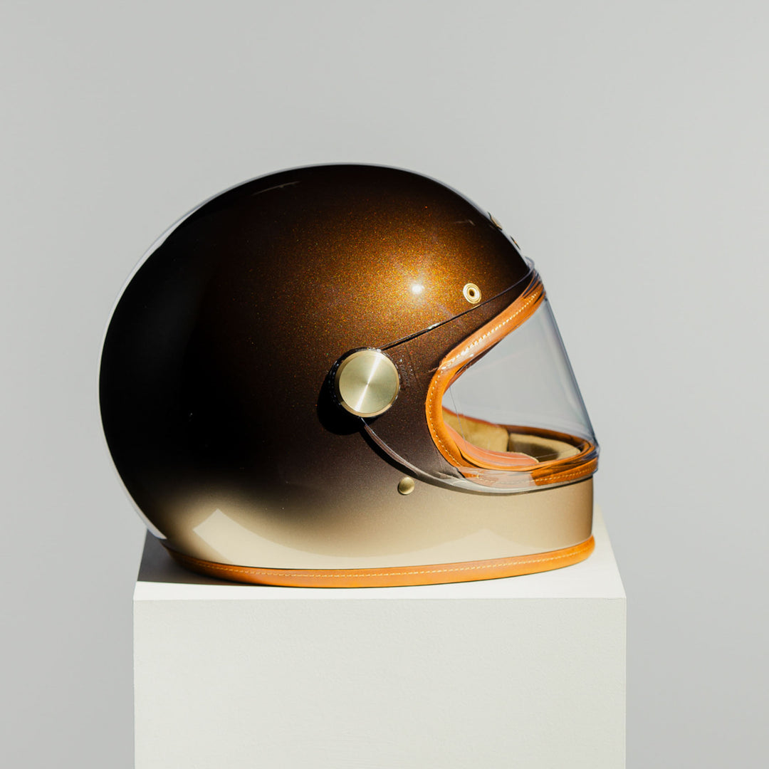 Right side of Hedon Racer Helmet - Polvo with clear visior closed