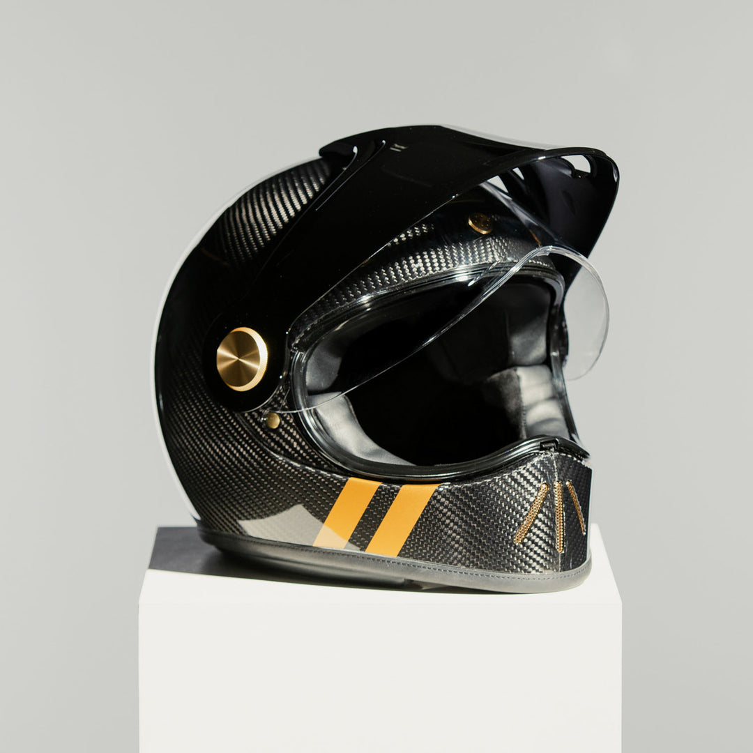 Front right side view of the Hedon Psilo Explorer Helmet – Commander with the visor open