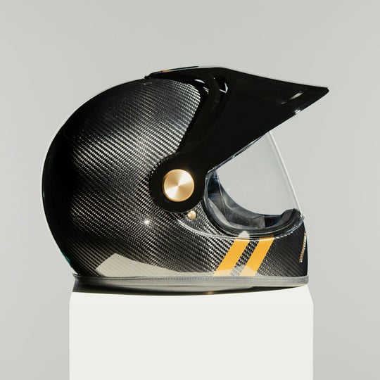 Right side view of the Hedon Psilo Explorer Helmet – Commander with the visor closed