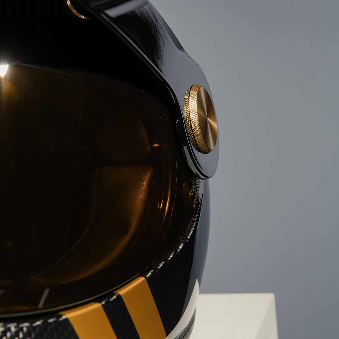 Close-up of the visor mechanism on the Hedon Psilo Explorer Helmet – Commander with the tinted visor closed