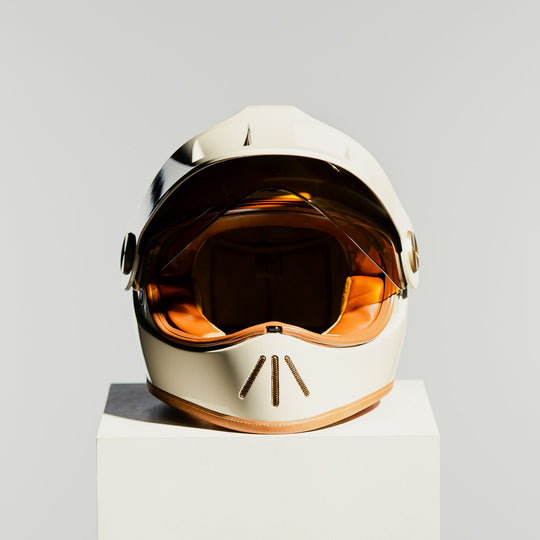 Hedon Psilo Explorer Helmet – Ivory Nomad front view with visor half open