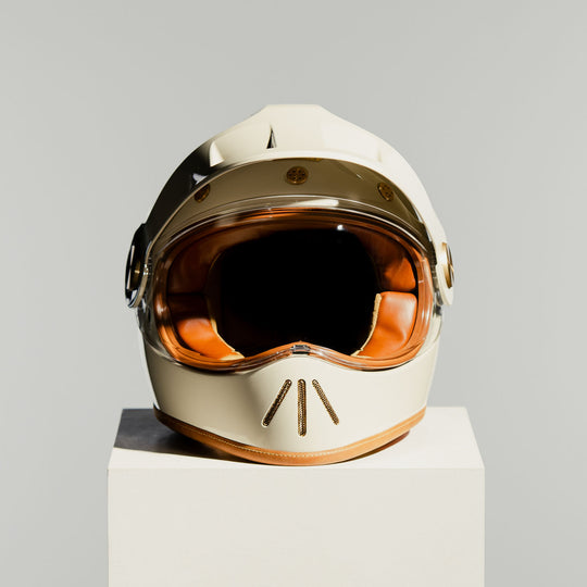 Hedon Psilo Explorer Helmet – Ivory Nomad front view with visor open