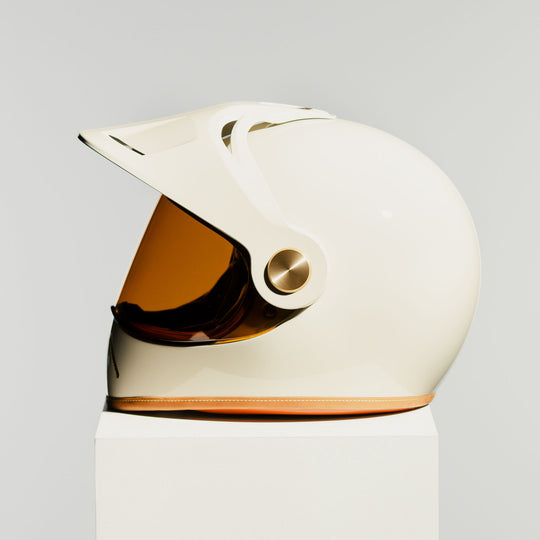Hedon Psilo Explorer Helmet – Ivory Nomad left side view with visor closed