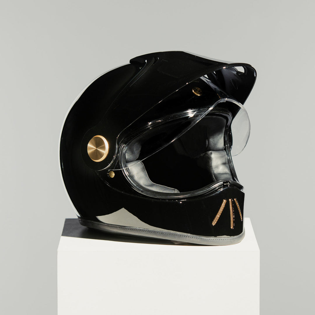 Front right view of Hedon Psilo Explorer Helmet - Signature Black with clear visor open