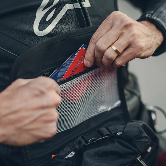 Kriega R3 Waistpack inner mesh pocket with card storage